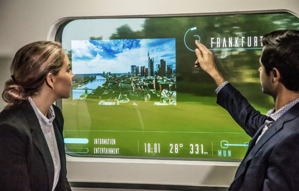Hyperloop会采用增强现实技术缓解乘客的不适感，车窗的显示屏设计增加了人机互动