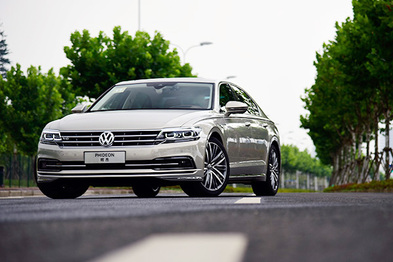 活在当下的“小辉腾”，试驾大众辉昂480V6