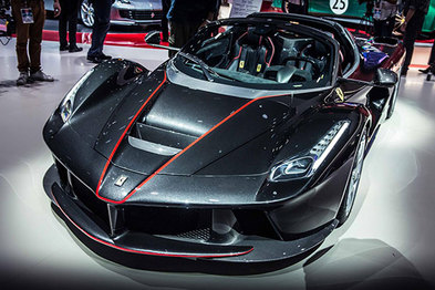 法拉利敞篷版LaFerrari：我可不是你有钱就能买到的跃马