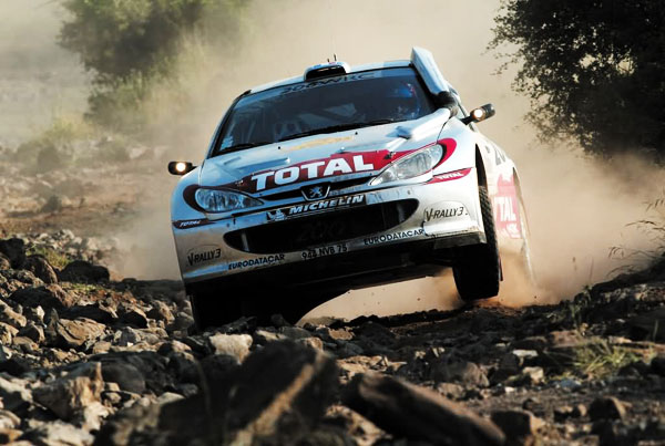 谁说WRC就是为柏油路设计的？