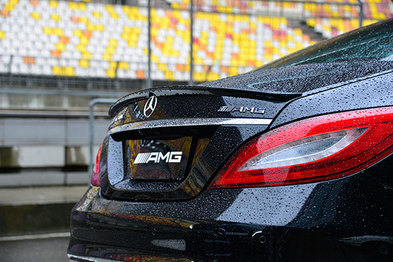 在赛道上与AMG家族湿身接触是一种什么体验？