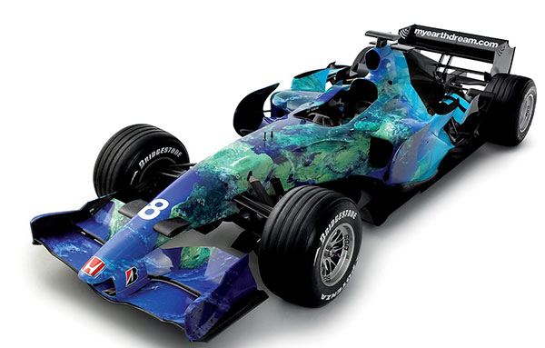 当年本田的F1赛车，其最大亮点就是通身没有广告