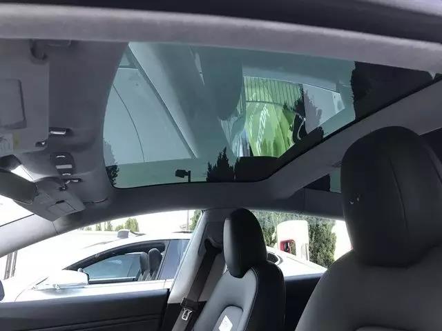 首批特斯拉Model 3即將交車，馬斯克的大招兒終于亮相了！
