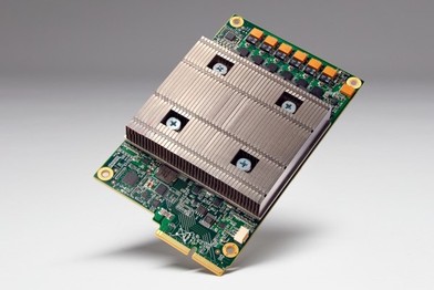 谷歌展示人工智能专用芯片TPU