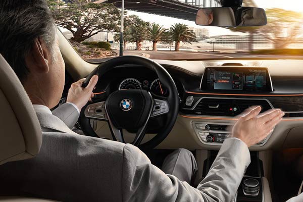 宝马新5系的手势控制,折射出人机交互进化的四大难题
