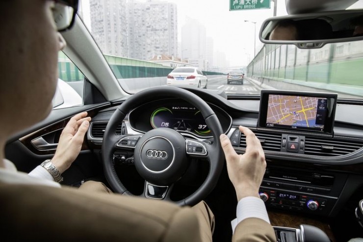 奥迪汽车联合同济大学在上海的道路上测试无人驾驶概念车