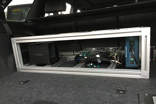 搭载了NVIDIA DRIVE PX 2的奥迪人工智能汽车，后备箱中的“控制中枢”体积已经大幅减小