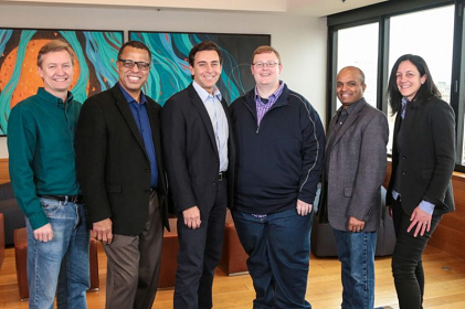 从左到右: Peter Rander, Argo AI COO；Ken Washington, 福特研发和先进工程副总裁；Mark Fields, 福特CEO; Bryan Salesky, Argo AI CEO；Raj Nair, 福特CTO；Laura Merling,  福特智能移动出行有限公司自动驾驶解决方案副总裁