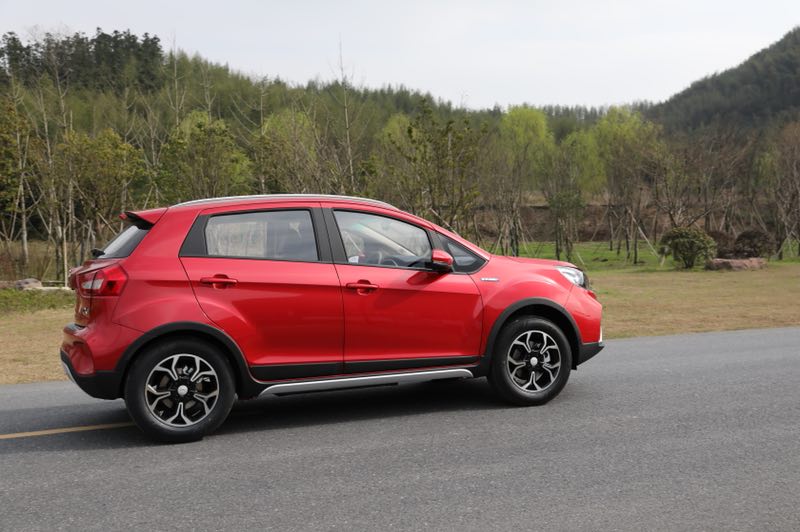 吉利全球鹰纯电动suv—ex3车型正式发布