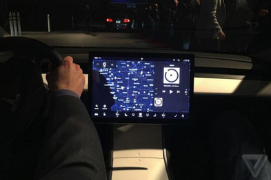 奥迪TT和特斯拉Model 3的暗示：未来的汽车仪表板长啥样？