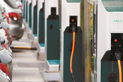 全国已建成公共充电桩8万多个，基建方面存四问题