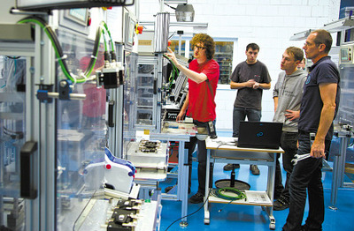 11亿美元跨国并购，均胜电子布局全球化汽车安全领域