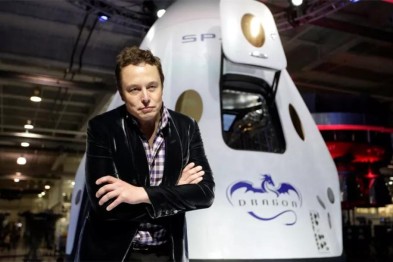首个月球旅客！SpaceX将送普通人上太空，马斯克暗示首单来自日本
