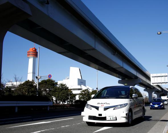 在日本公共道路进行测试的ZMP自动驾驶原型车