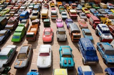 “大跃进”的中国汽车消费和“赶不上趟”的公路交通系统