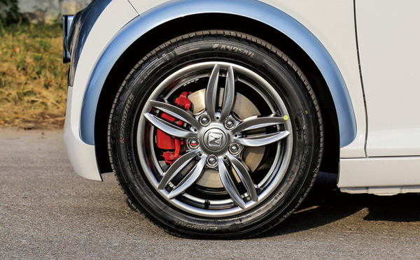 体验2018款众泰E200:电动小子的新姿态