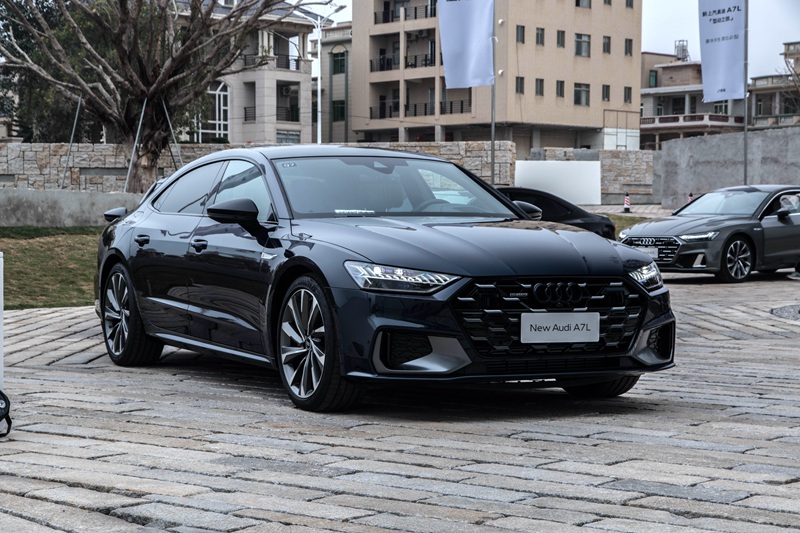 坚定长板效应,循序渐进成长,试驾新上汽奥迪a7l