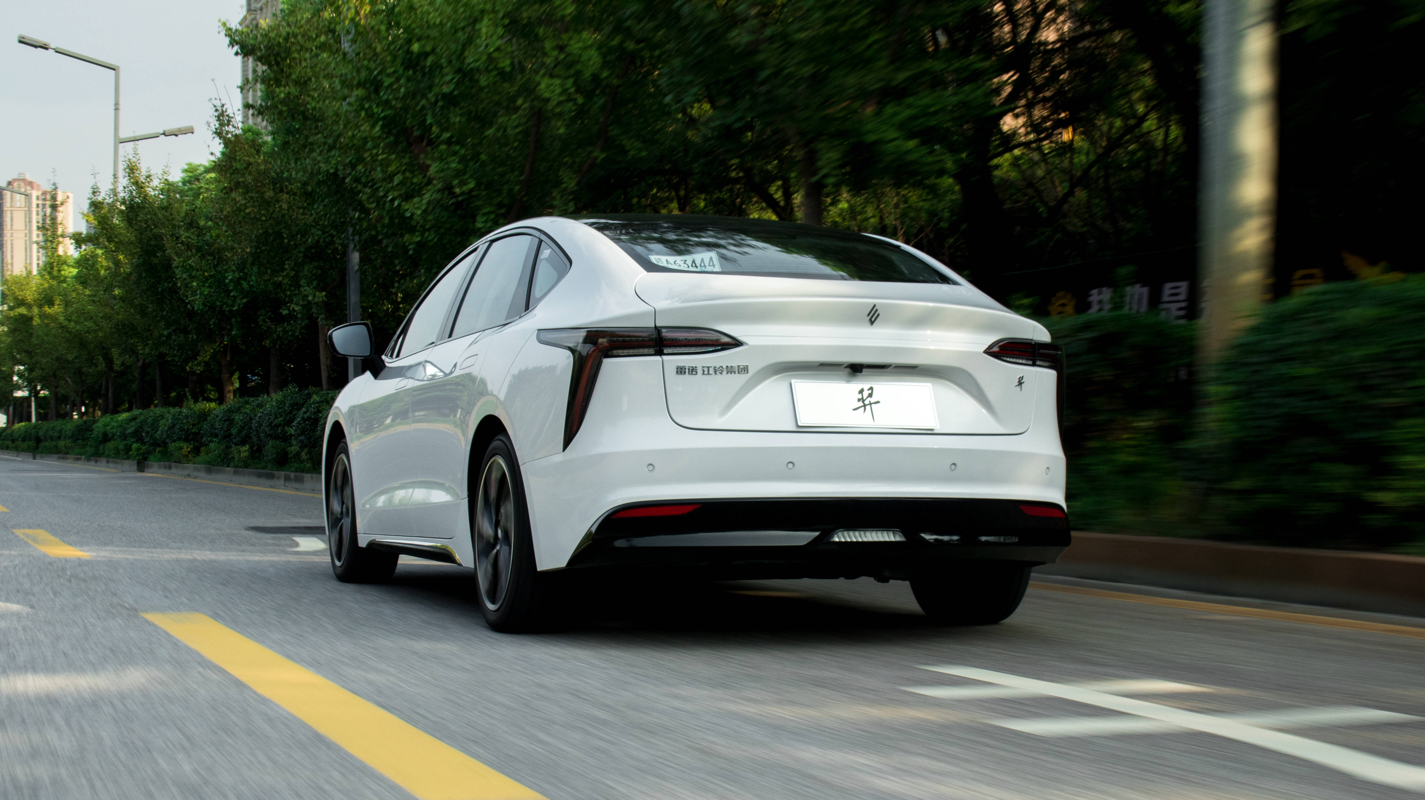 雷诺江铃羿能否在纯电当道的时代闯出一片天