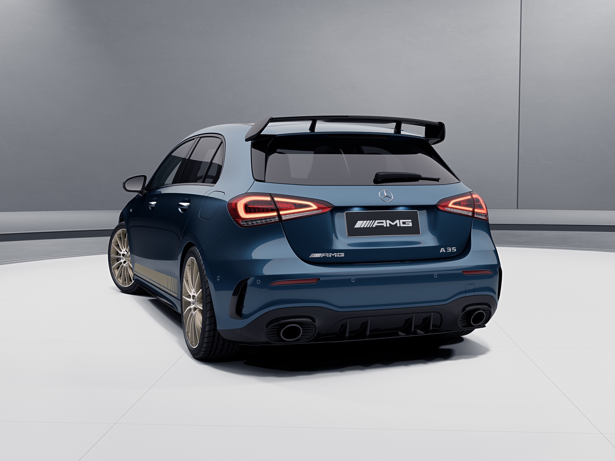 性能钢炮,乐趣先锋 全新梅赛德斯-amg a 35 4matic非凡上市