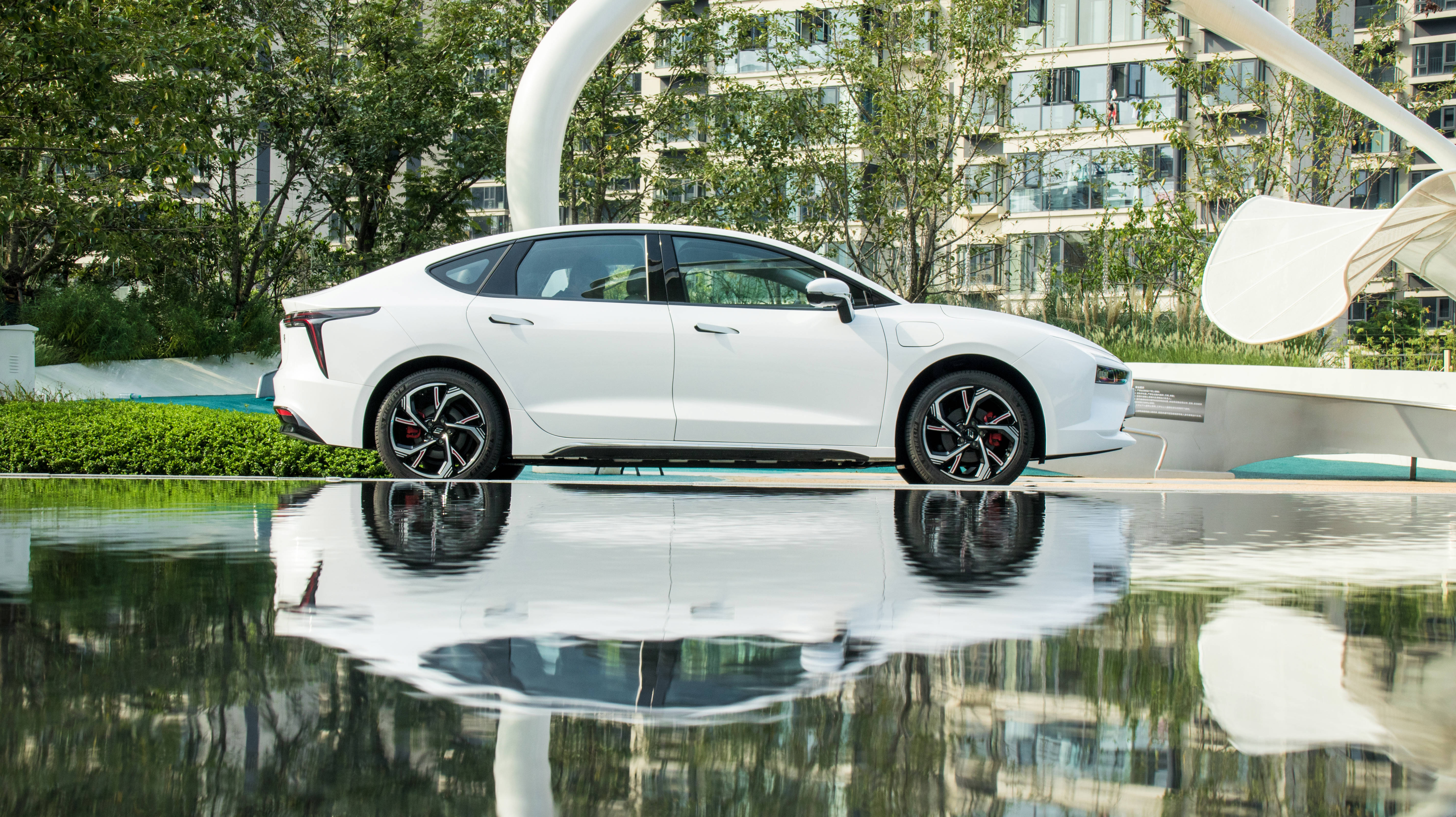 雷诺江铃羿能否在纯电当道的时代闯出一片天