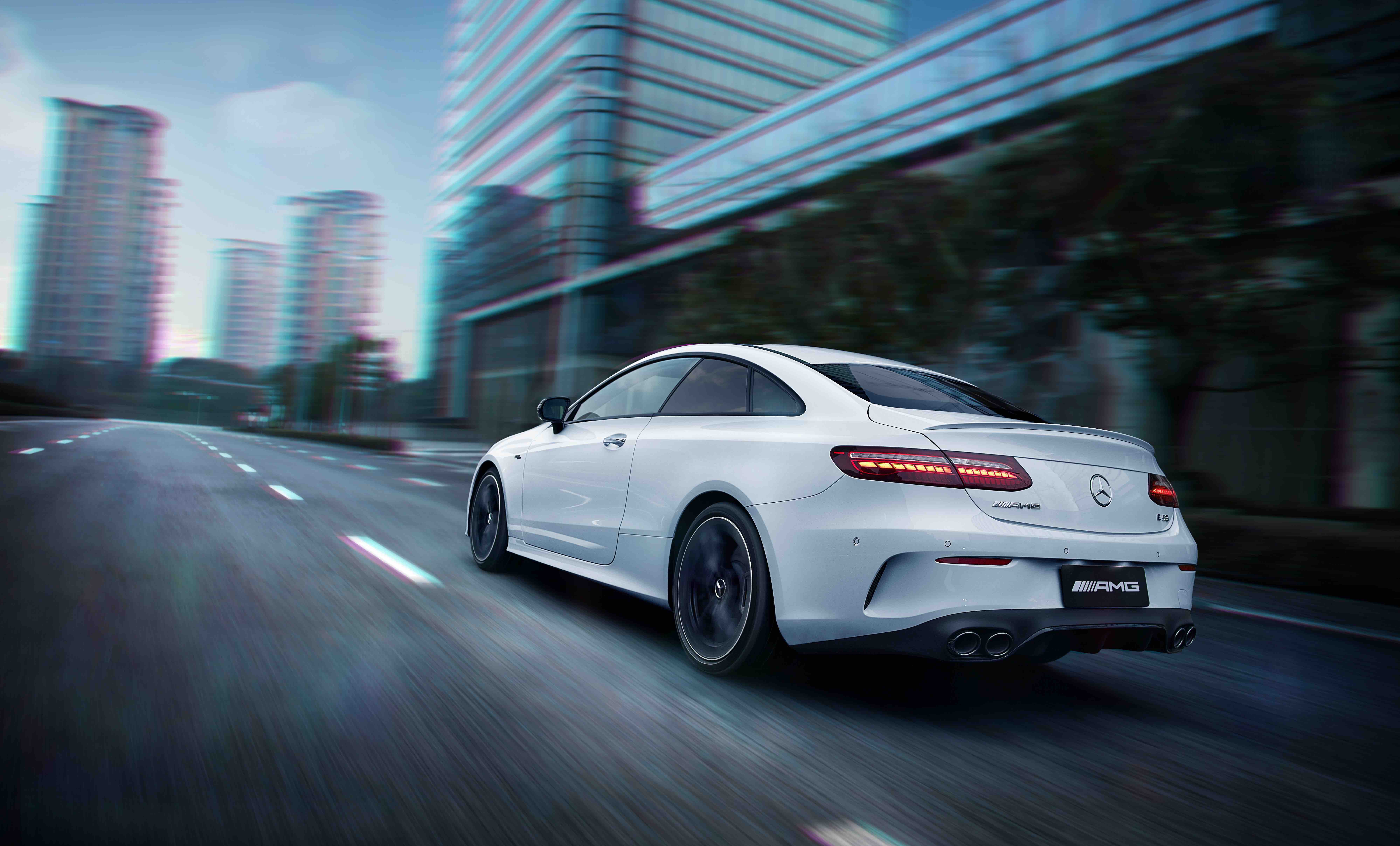 新一代梅赛德斯-amg e 53 4matic 轿跑车及梅赛德斯-amg c 63轿跑车