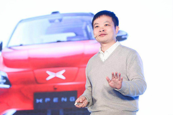何小鹏驾驶小鹏汽车北京首秀创业者要从未来看现在