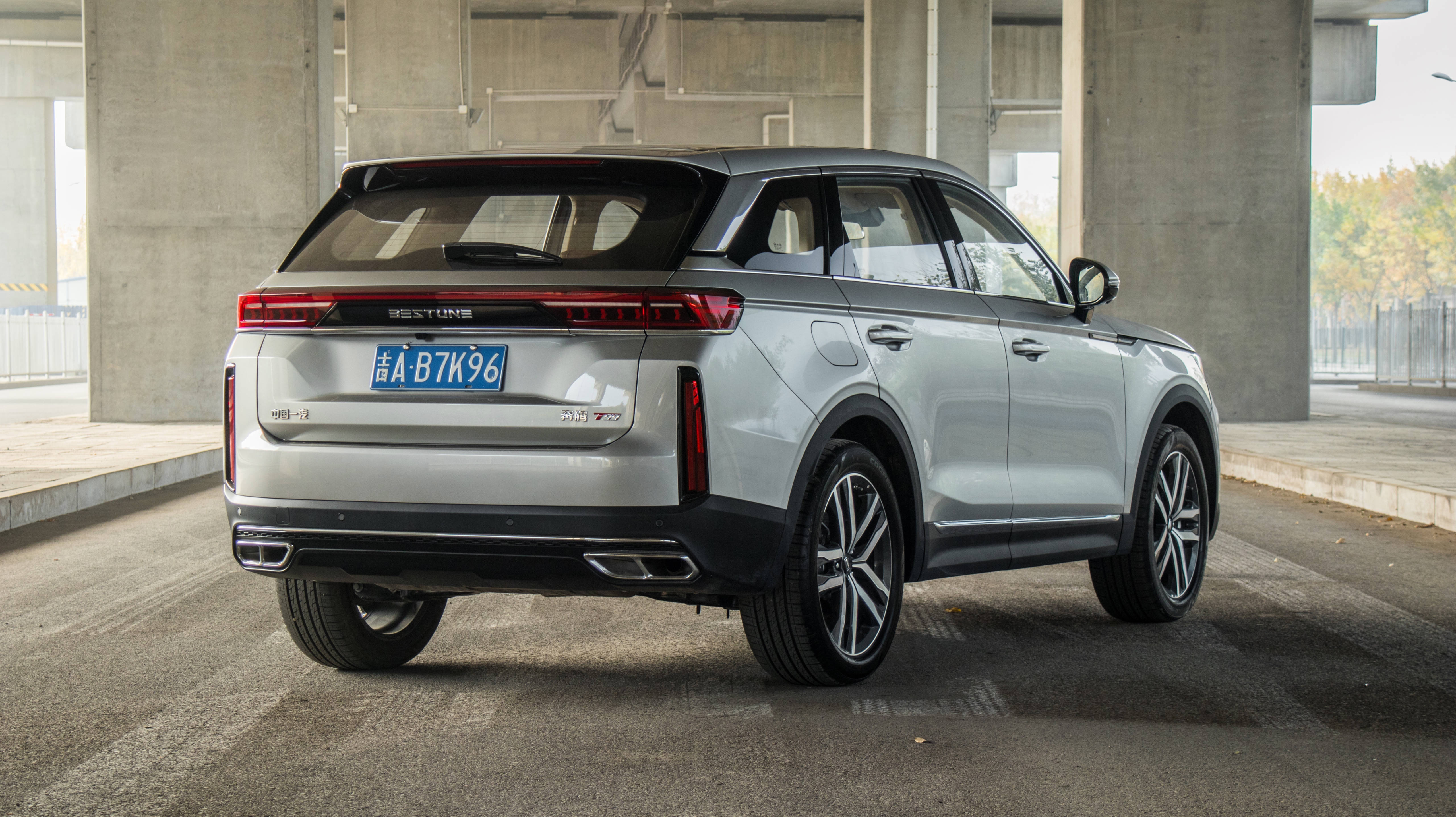 一汽奔腾t99再次拔高的旗舰产品表现如何