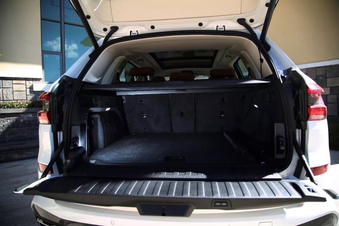 爬32度陡坡,50米自动倒车,全新宝马x5究竟放了什么大招儿?