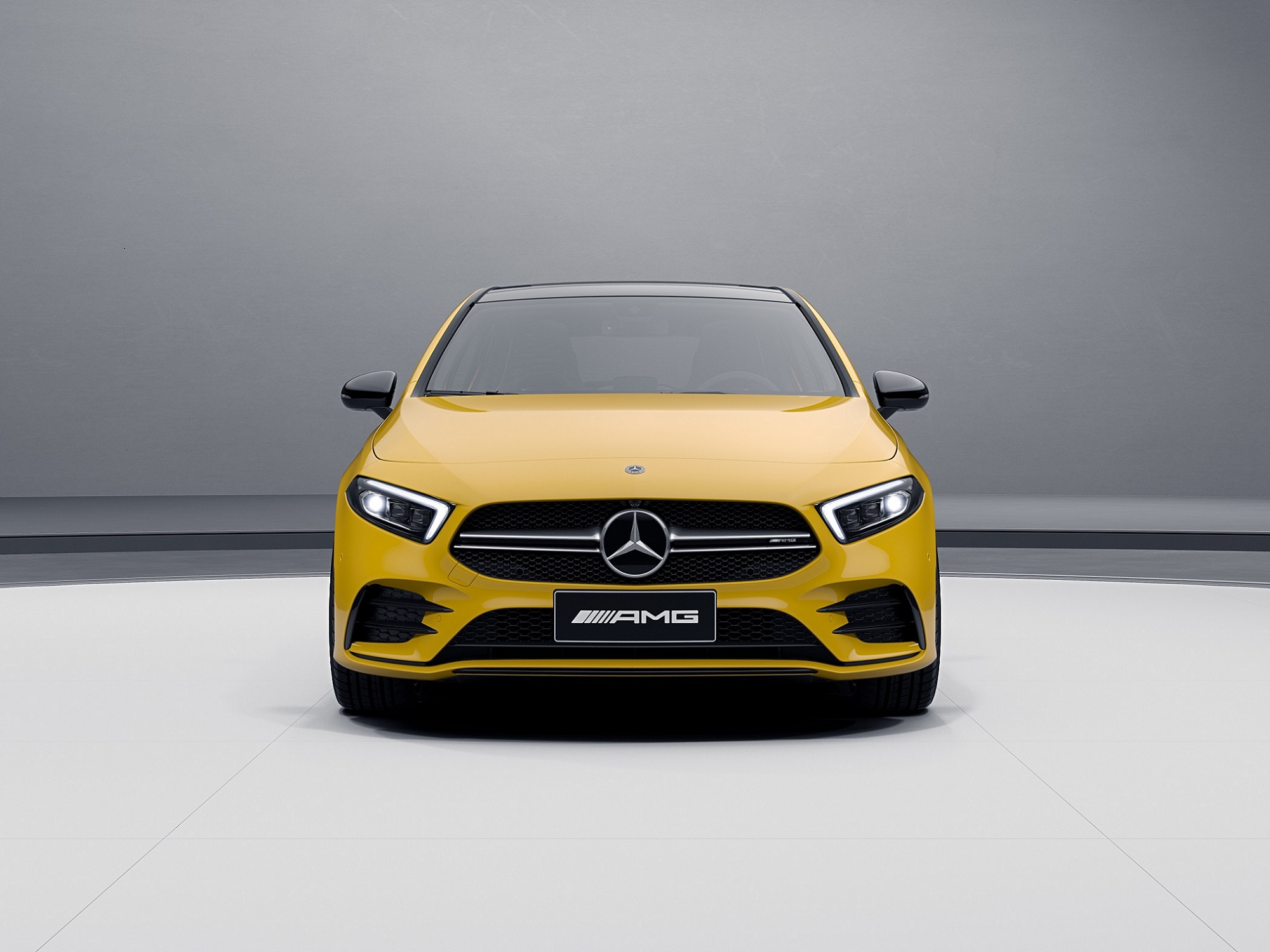 全新amg a 35 4matic拥有源自amg品牌的7大基因,以更紧凑的两厢"