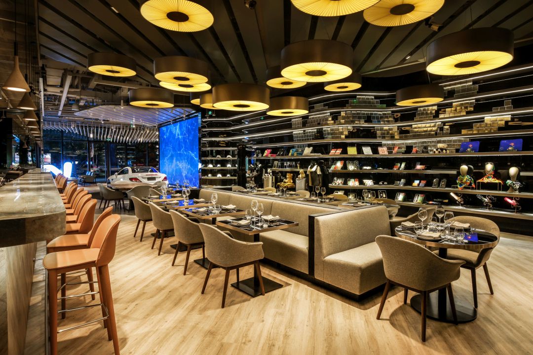 奔驰mercedesme登陆上海外滩上下两层1500平了解一下