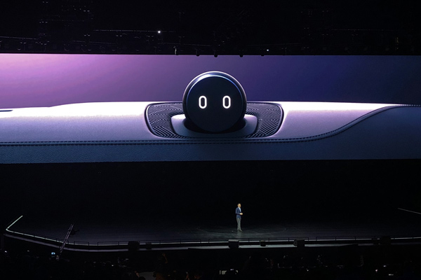 详解蔚来es8:车载人工智能系统nomi亮相,3分钟换电含300项专利