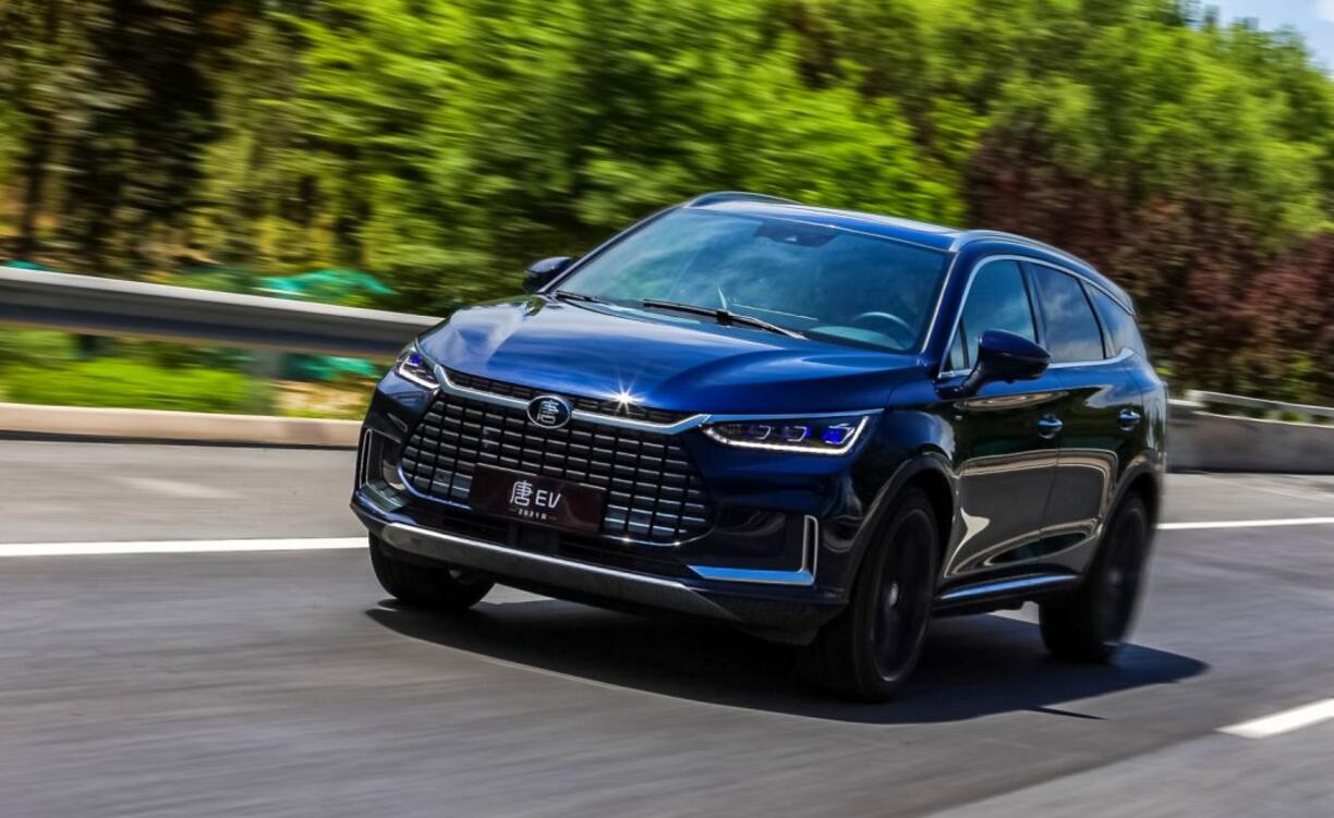 试驾2021款比亚迪唐ev佩刀旗舰