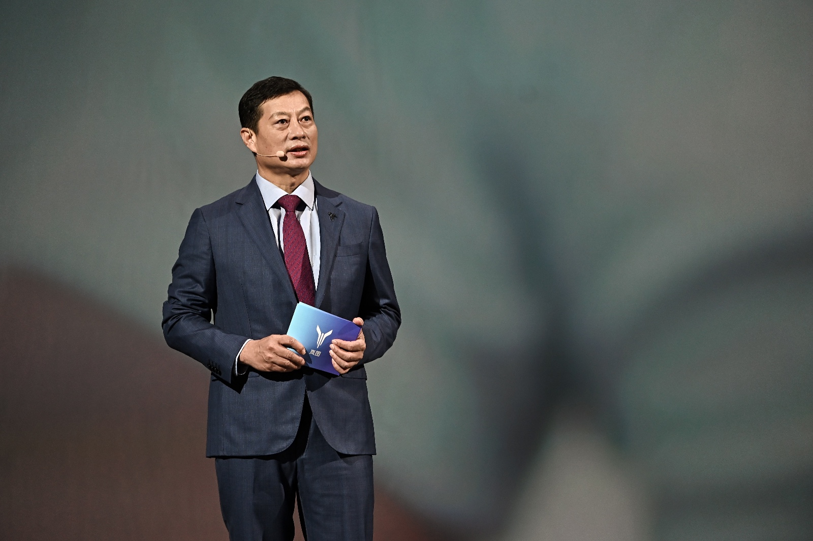 东风汽车集团有限公司董事长,党委书记竺延风