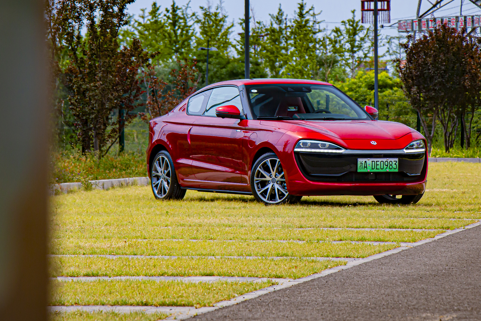 汽车界的"后浪",属于年轻人的零跑s01