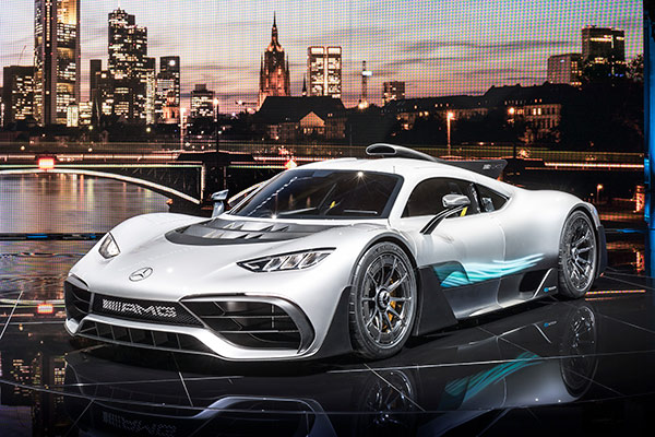 iaa车展前夜,奔驰发布了这台可以在路上跑的f1