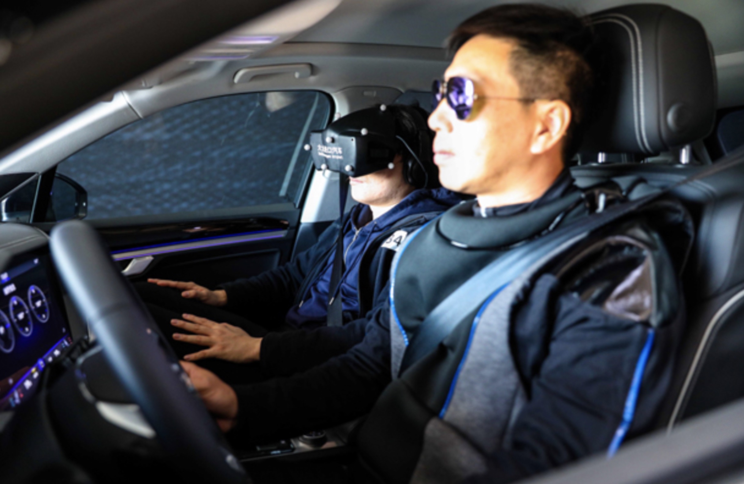 全新途锐vr虚拟现实试乘体验