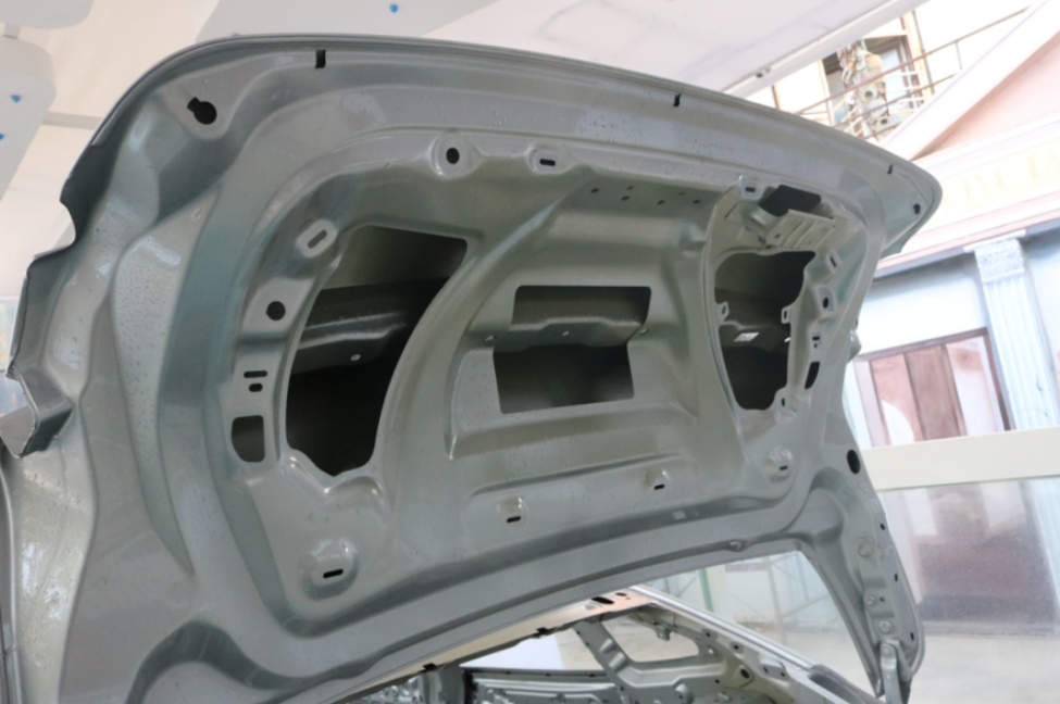 小鹏p7白车身挑战550小时海水冲淋,品质如一