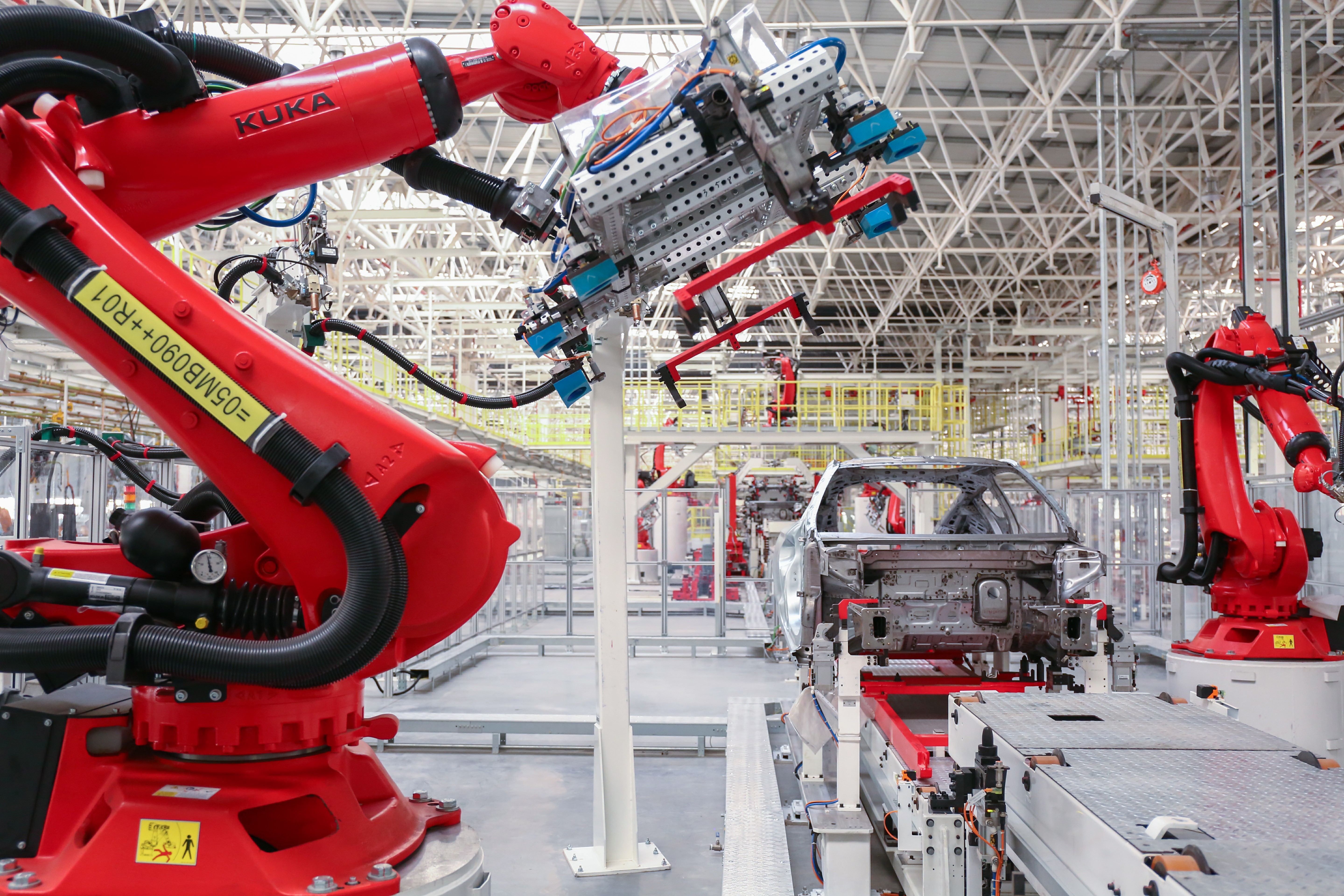 首探零跑汽车金华工厂:s01白车身下线,焊装车间完工