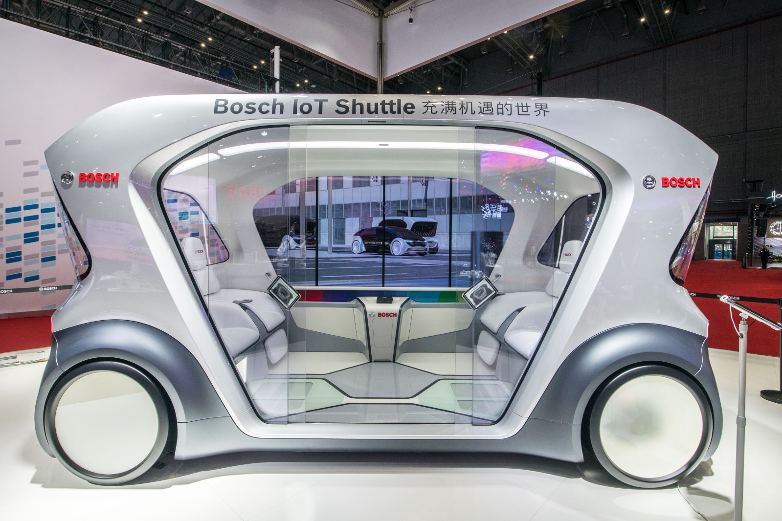 博世:无人驾驶电动巴士概念车在华首次亮相 | 上海车展