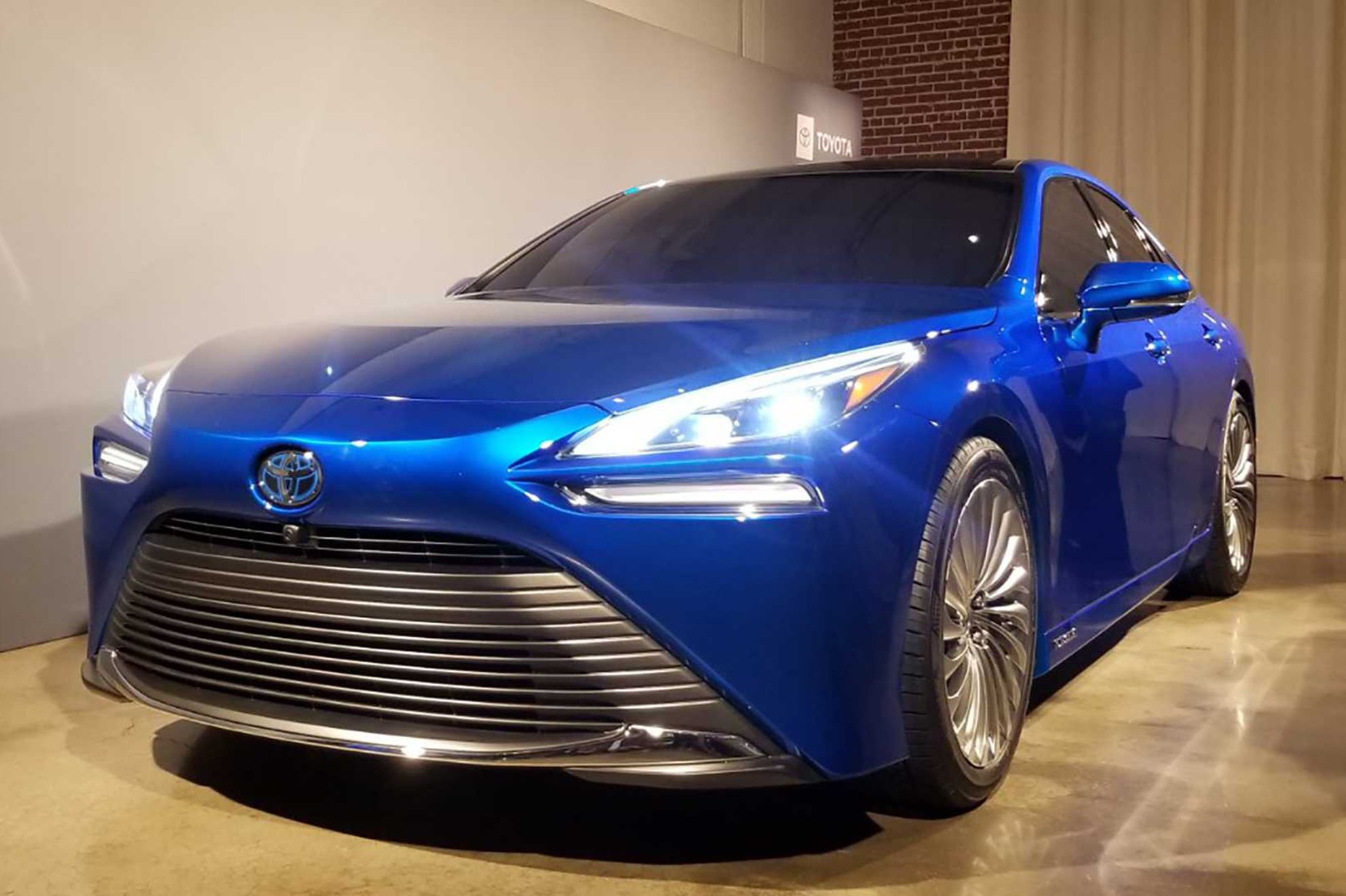 丰田全新mirai发布定位更高一级续航增30