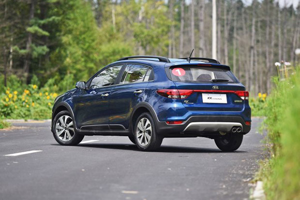 再走两厢跨界的复古玩法起亚kxcross能行得通新车必评